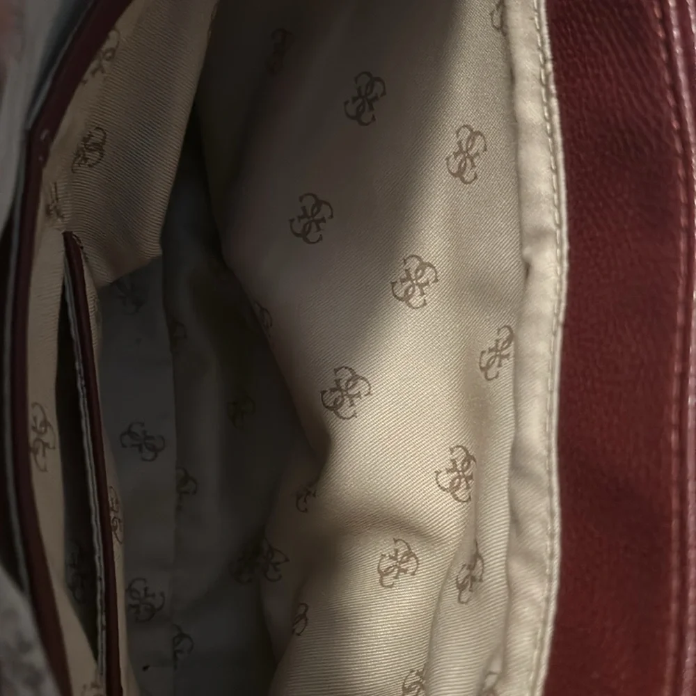 Guess Handbag - Picture 4 of 4